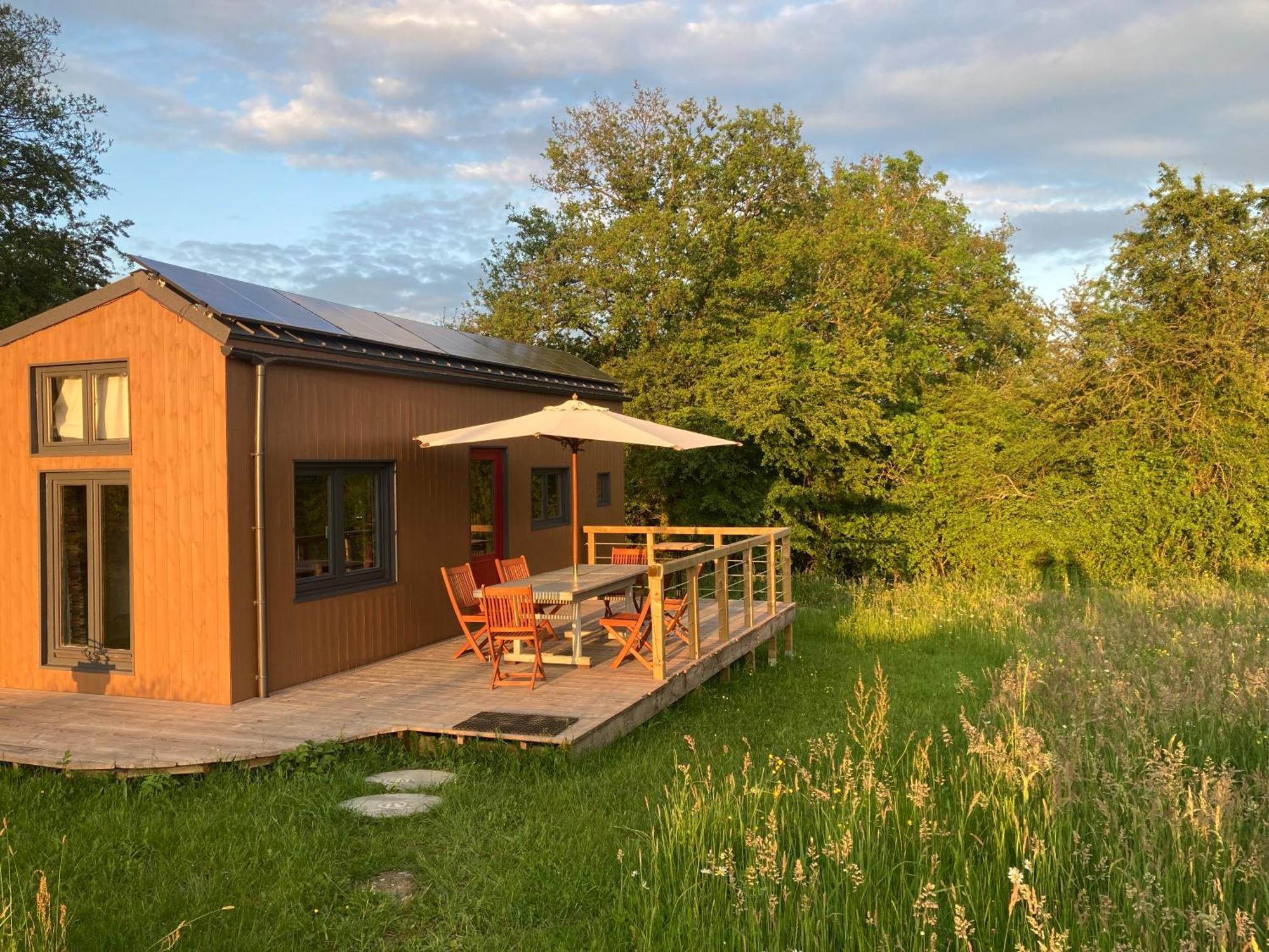 Tiny House Les Jours Heureux Sejour Nature Pres De Dinant Et Des Lacs De L Eau D Heure Villers-le-Gambon エクステリア 写真
