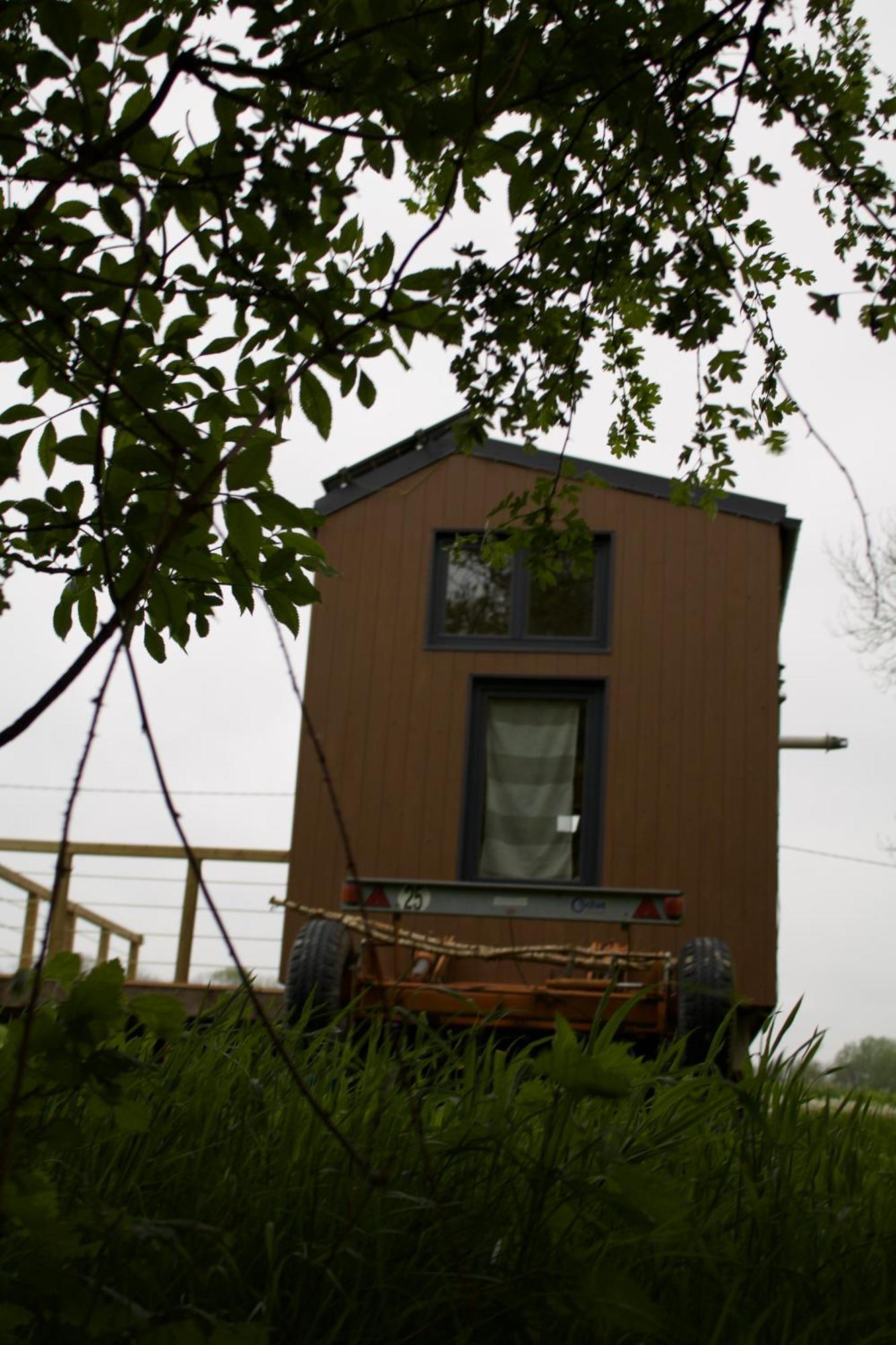 Tiny House Les Jours Heureux Sejour Nature Pres De Dinant Et Des Lacs De L Eau D Heure Villers-le-Gambon エクステリア 写真